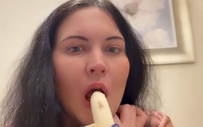 MissFFW: Eating Banana and Asking if You Wish It Was Your...