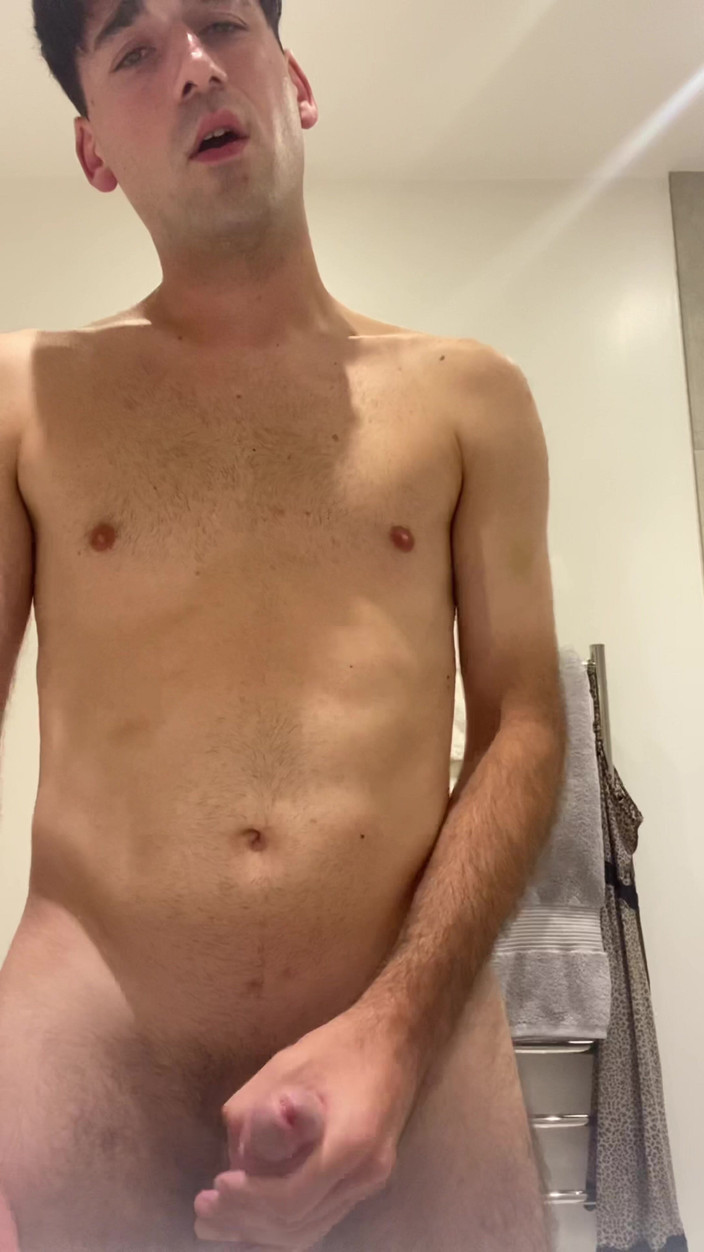 HornyDom: Tesão hetero cara masturba seu pau grosso e come seu...