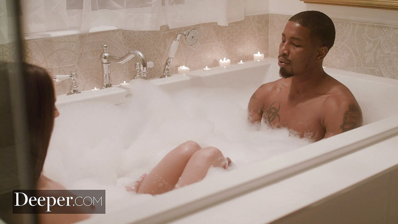 Deeper: Derin. Eliza Ibarra sadece onun için gitmesine izin vermesini istiyor