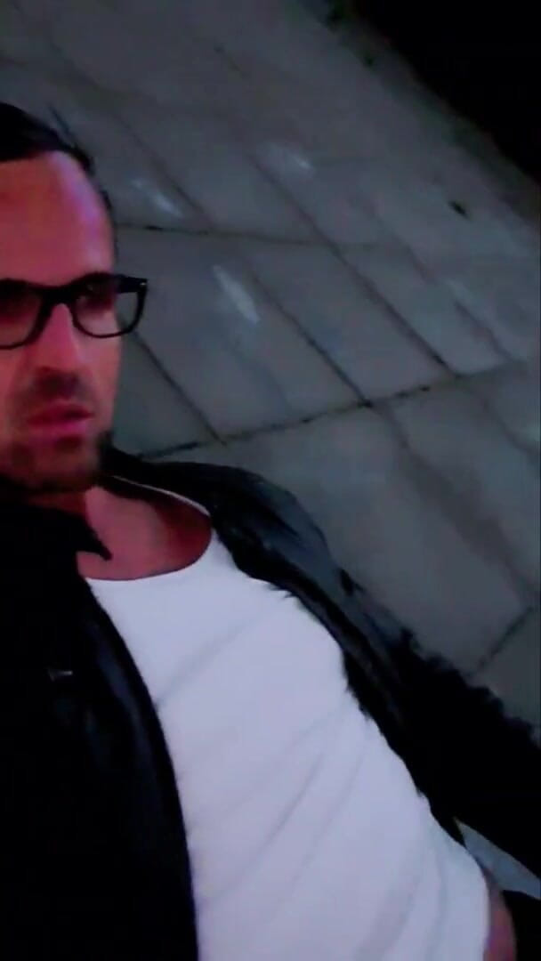 Slutboyben: Slutboyben Cam4 Meludah di hadapan Tom