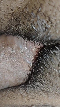 Very Cute Close up of Budgie's Pussy-don't Miss Guys