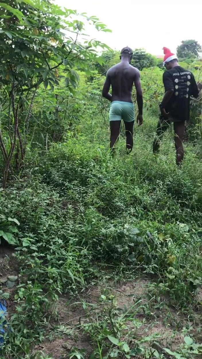 Sexylary: Marathon Berkongkek Di Luar Pada Tahun Baru Eve