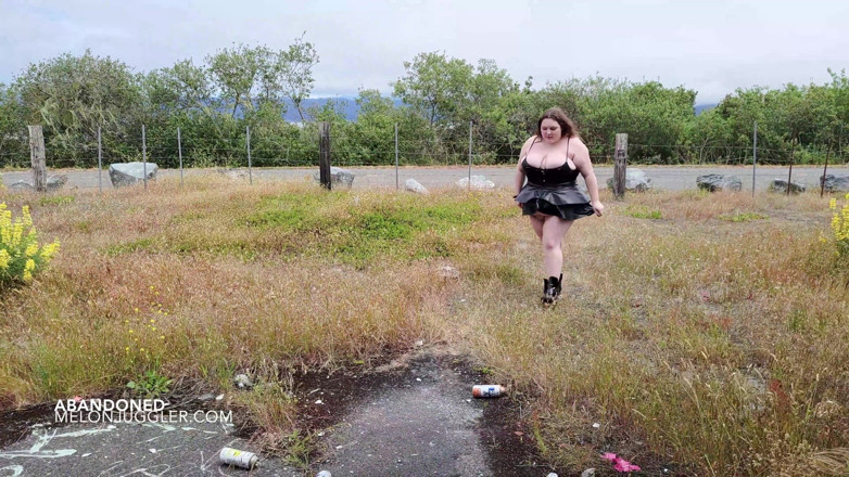 Kore Goddess: BBW young &amp; old lesbians at the abandoned house