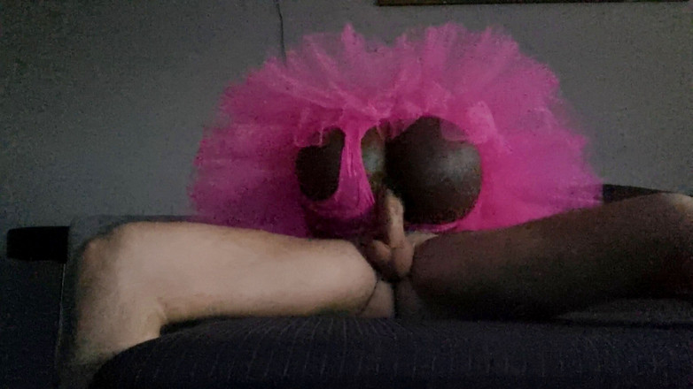 Naxy: Sexy arsch im tutu-rock gefickt