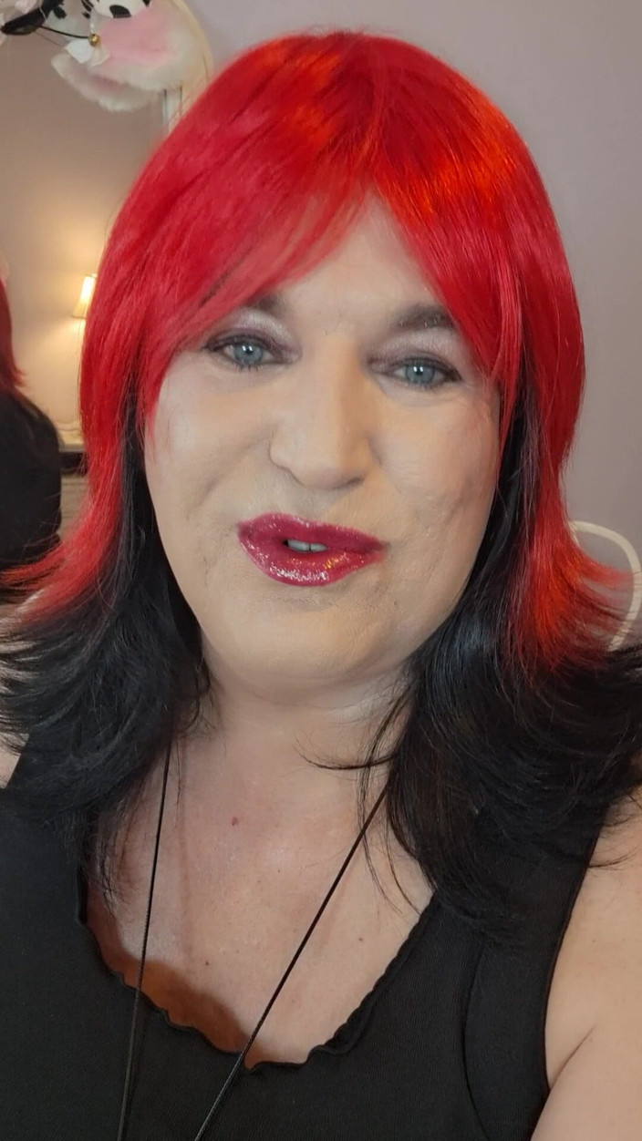 Victoria Lecherri: Do You Like My Lips?