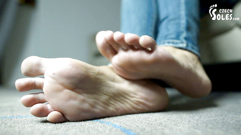Czech Soles - foot fetish content: あなたのガールフレンドのセクシーな足とビデオチャット