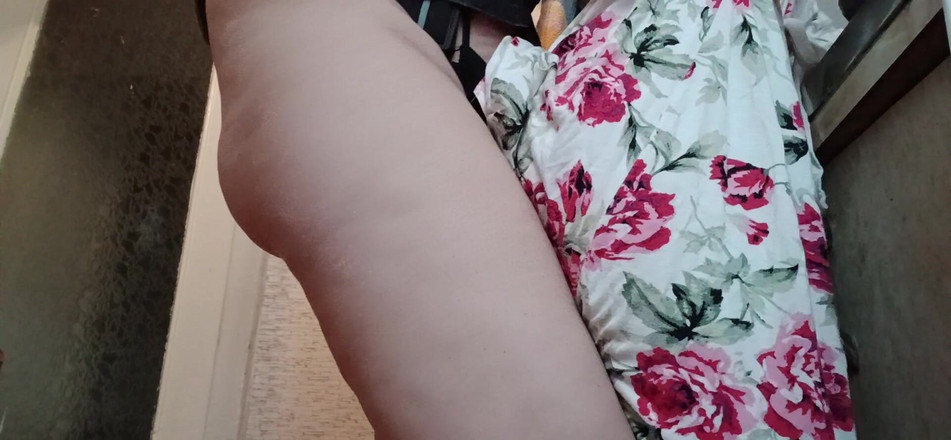 Lesbian-illusion: 我的女主人在她的丈夫工作时操我