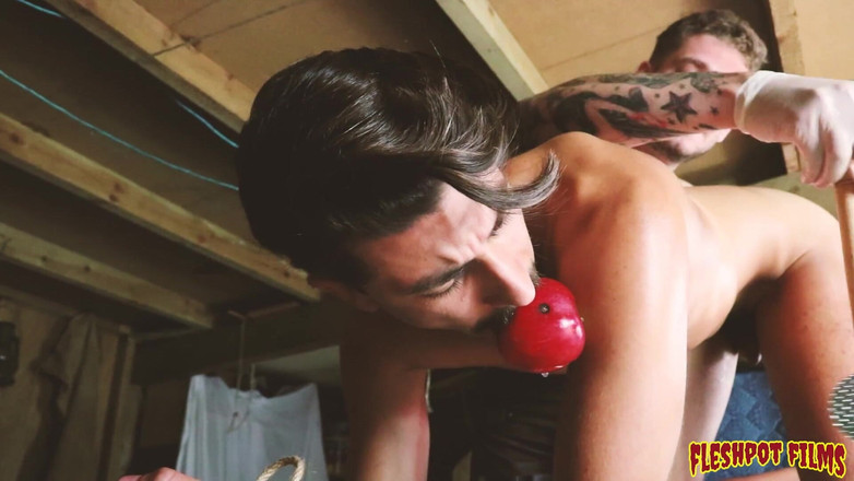 Fleshpot films: Bucătarul Aaron și Axel partea 1