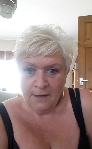 Uk Joolz: 체크 인