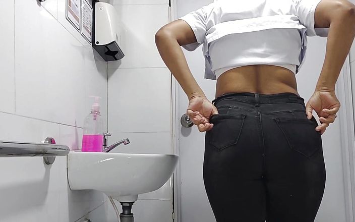 kelsyStar: 病院のアマチュアカメラ、バスルーム、レコード、セクシーな大きなお尻、ラテン系看護師