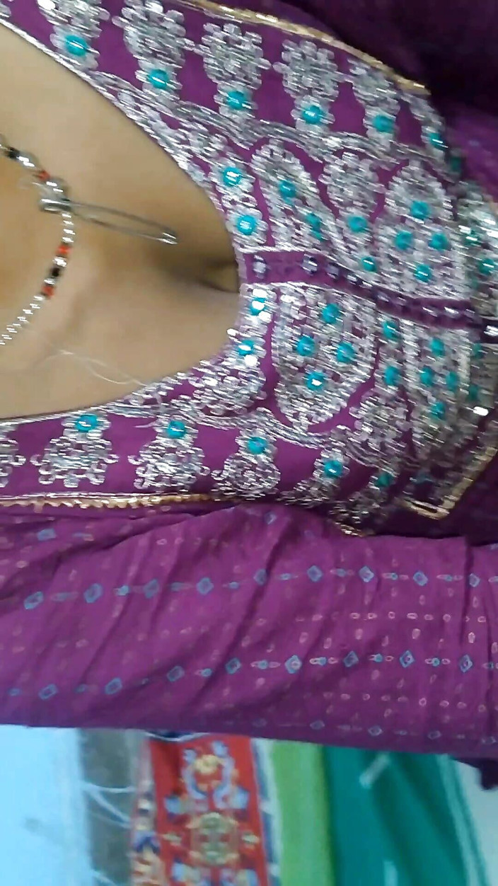 Shahilsingh119: Indian Desi Hot Bhabhi Seeking