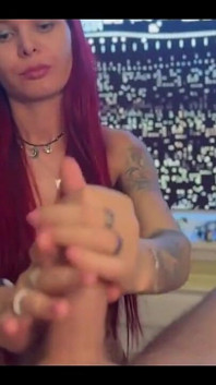 POV čůrák škádlení s lízáním a hraním s čůrákem a špinavým spermatem