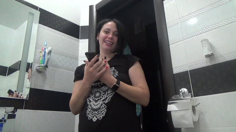 Goddess Misha Goldy: Guy loses towel in front of me SPH