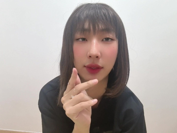 CD_XiXiouo: Chinese Cute Sissy Satisfy Themselves with a Handjob