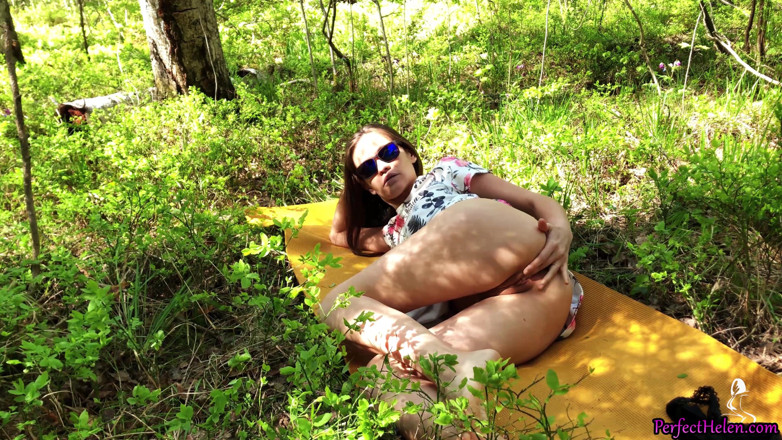 PerfectHelen: Fingering, blowjob and rough doggystyle fuck outside in the forest