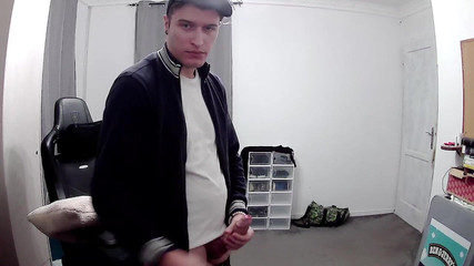 Palko Krisztian: Chỉ cần vui vẻ