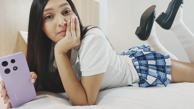 Teen sex 66: Fiica vitregă studentă este invitată într-o cameră de hotel de tatăl...