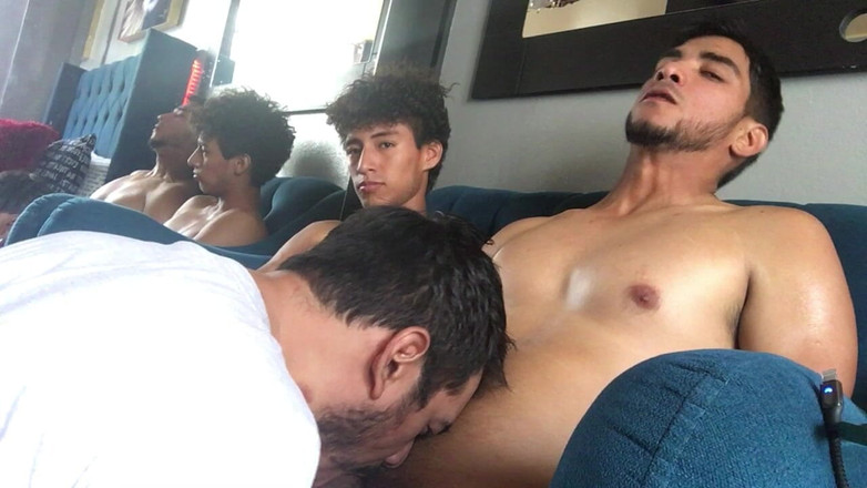 The-hook305: Im lặng thẳng hunk là cần một blowjob tốt và...