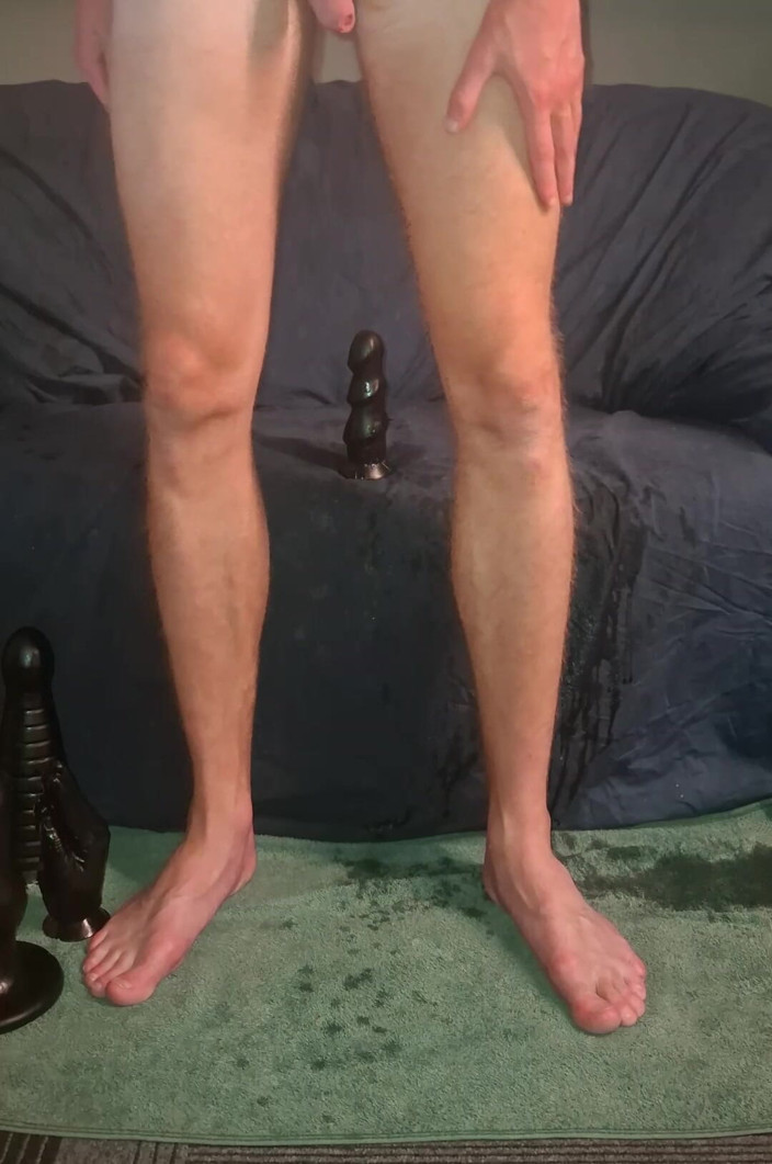 NoFace Twink X: Solo Gay Twink Loves Riding Dildo and Has Piss Orgasms