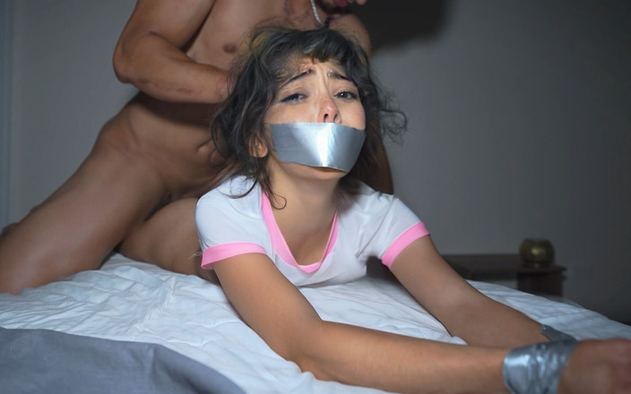 Drilled: Filmează-o închisă - vecinii ne vor auzi