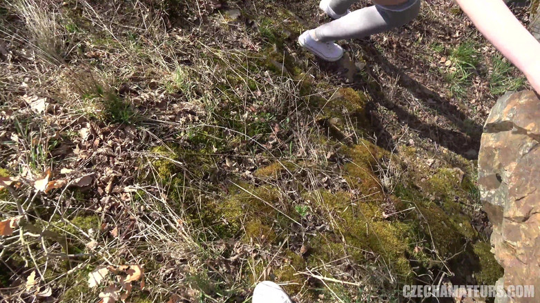 CzechAmateurs: 체코 아마추어 121 베로니카와 자라의 행복한 부활절