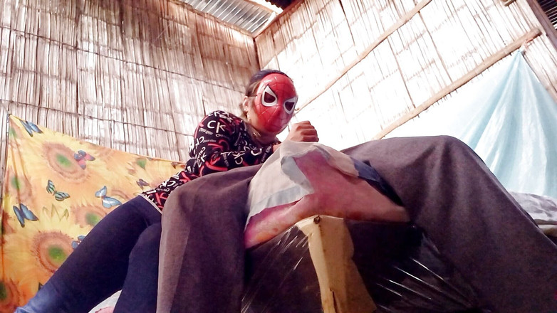 Martin13: Komşum sıkı götlü genç erkek delisi bir bayana evde beni...