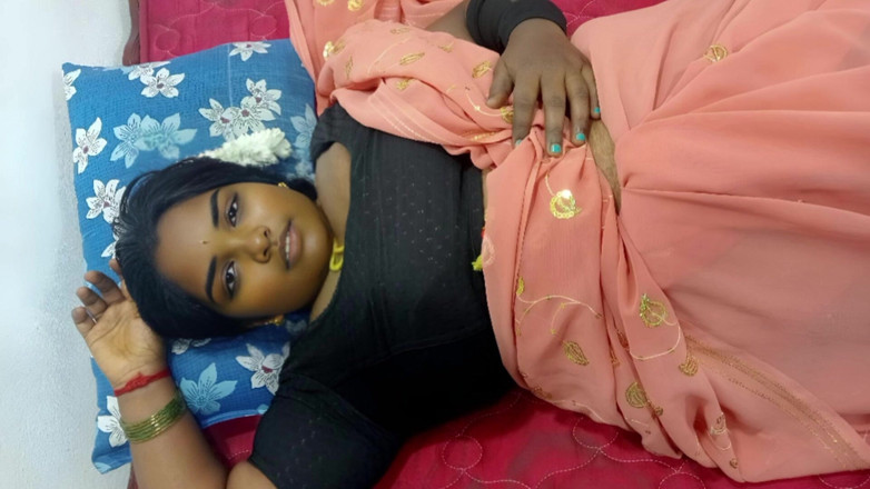 Veni: तमिल पत्नी ने अपनी बहनों के पति पर जोरदार चूत चुदाई का मज़ा लिया