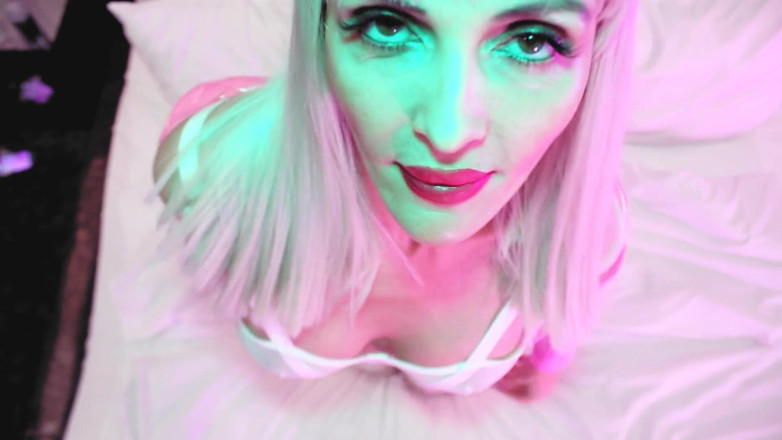 Eva Latexxx: Blonde MILF Eva Latex fetish pink dress minet fuck pussy...