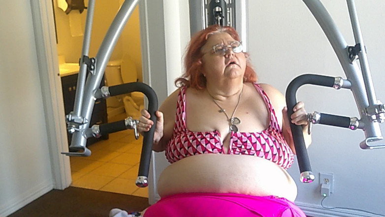 BBW nurse Vicki adventures with friends: Big Beauty Nurse Vicki Is Exercising in the Gym Part 1
