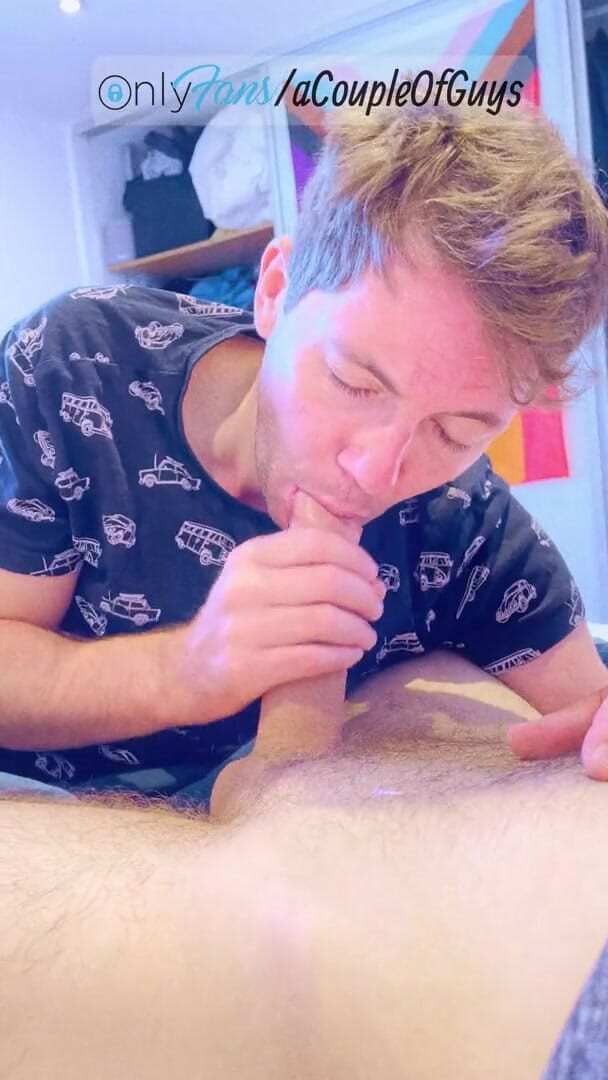 ACoupleOfGuys: 变得如此饥渴不得不一起摩擦我们的鸡巴这么多射精未割鸡巴给鸡巴动作兄弟