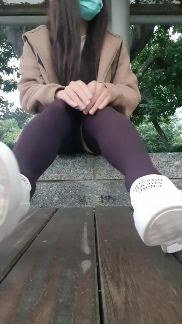 Taiwancdgirl: Ladyboyting 迷你裙撒尿和手淫