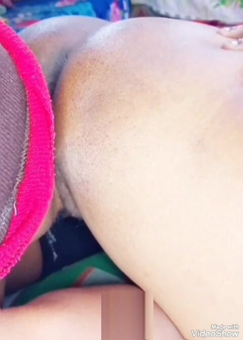 Busyperera: Seksi kız arkadaş sevgililer günü tatilinde sert amcık yalıyor