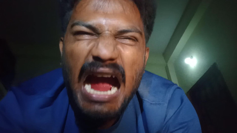 KUMBHA MANOJ KUMAR: Nocny show z gwiazdą porno cieszyć się