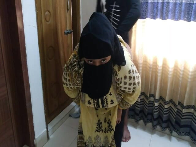 Aria Mia: Desi služka ošukaná majitelem