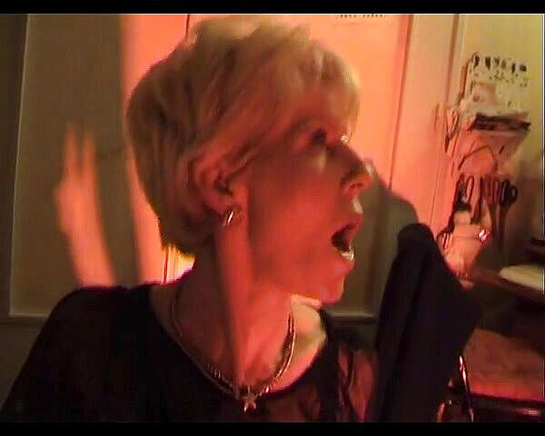 Java Consulting: Madura chupando polla blanca y negra