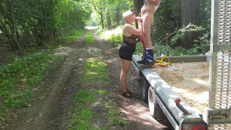 UserBitch1: Going for a Frivolous Walk, Fucking and Pissing