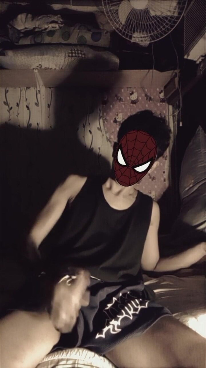 SunflowerBaby: 화장실에서 자위