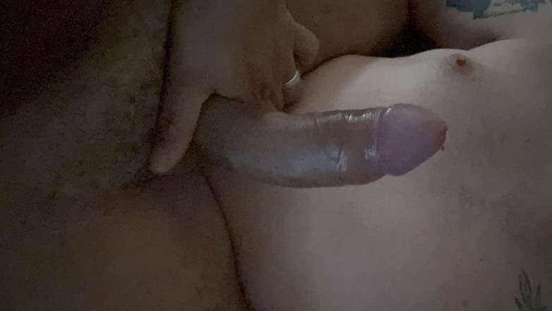 Hot dick in your ass: Meine arbeitskollegin erwischt mich beim wichsen und lässt mich ihn...