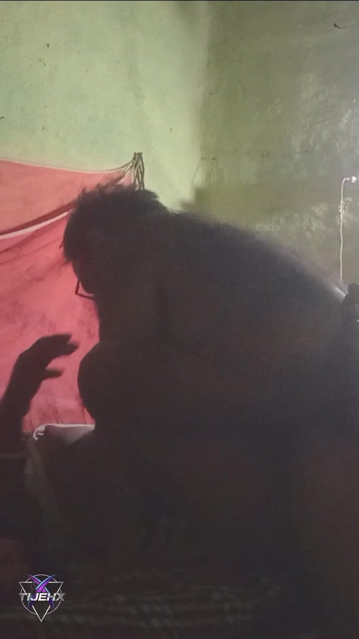 TijehX: Настоящую индийскую горничную возбудили и трахнули