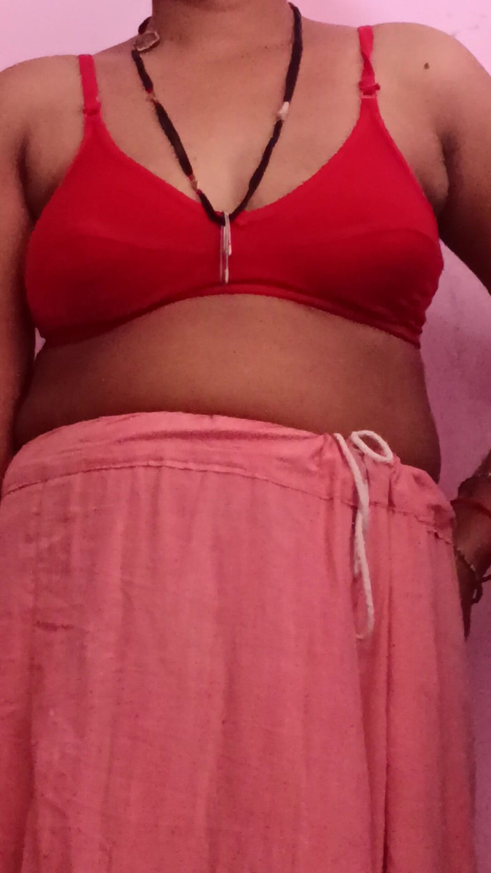 Kiran kevat: 奥様は寝転がって私に完全な喜びを与えてくれました