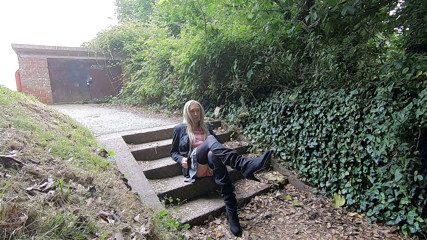 The Midnight Minx: College slut waiting for boyfriend.