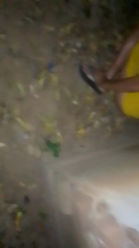La sœur du voisin prend du plaisir en faisant pipi la nuit, nouvelle vidéo