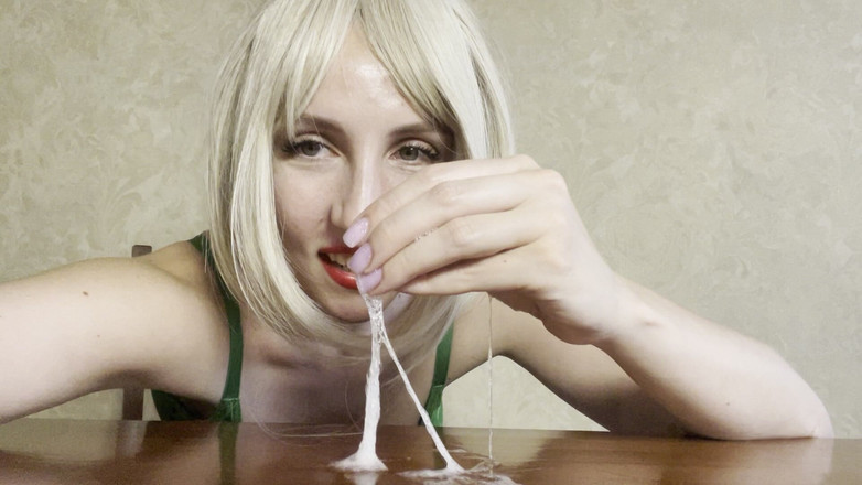 Hottie goddess: Mokrá a špinavá plivající hra, hrdlo fetiš a uctívání slin