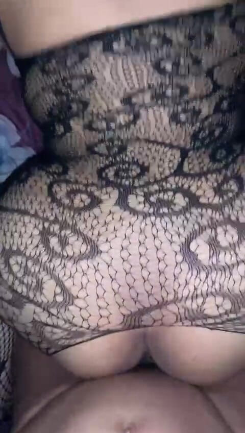 memekbinor: Mengongkek isteri berpantat besar sehingga dia memancut mani