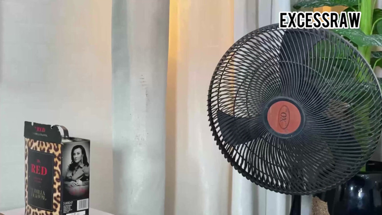 ExcessRaw: 그는 내가 현금으로 사는 섹스를 좋아해 우리 둘 다 게임을 이해해