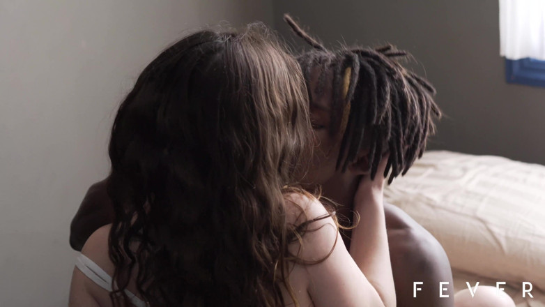Fever Films: Seks antar ras sama tante seksi