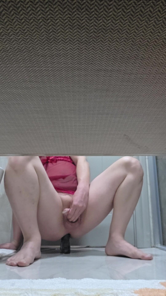 Gokmen Yaman: 夫を恋しく思うマレー・ヤマンは我慢できず、ディルドで満足します。