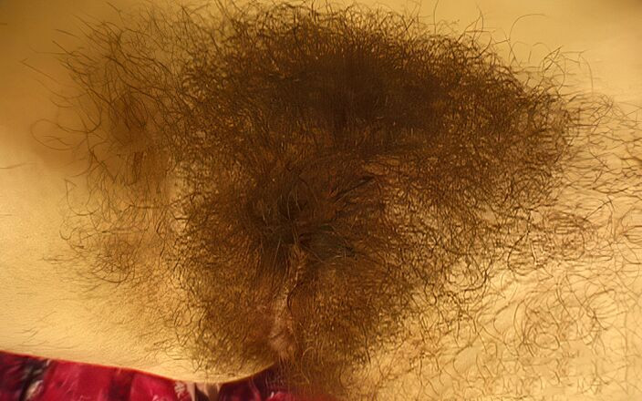 Horny Hairy Girls: Natural Hairy Amateur Sucks Dick Zephyra