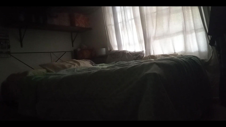 Karmicoxv: Skryl jsem mobilní telefon v mém pokoji, je velmi sexy...