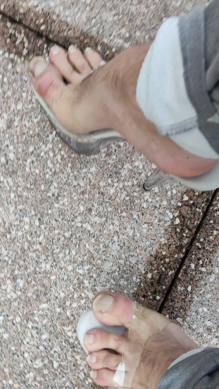 Mutsakin: Kaki dan sepatu hak tinggi 2